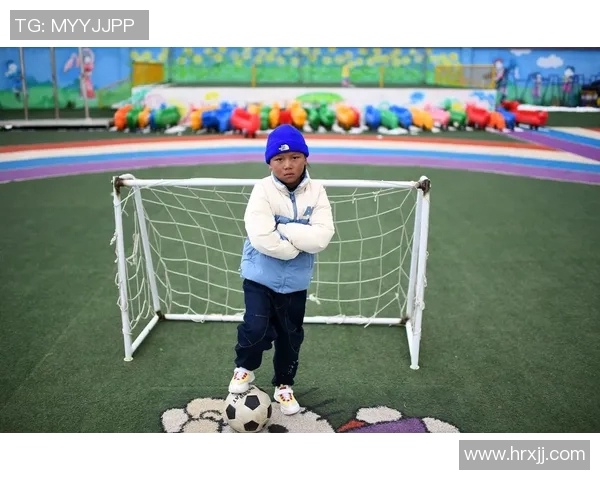 足球明星与母亲的温情瞬间记录了他们的成长与梦想的故事 足球明星与母亲的温情瞬间记录了他们的成长与梦想的故事