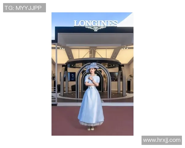 足球明星与章若楠的浪漫邂逅揭示了运动与艺术的完美交融 足球明星与章若楠的浪漫邂逅揭示了运动与艺术的完美交融