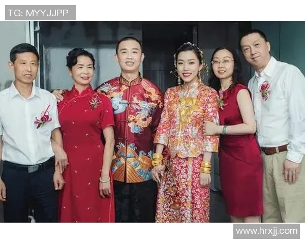 足球明星与忠实粉丝步入婚姻殿堂的浪漫故事揭秘 足球明星与忠实粉丝步入婚姻殿堂的浪漫故事揭秘