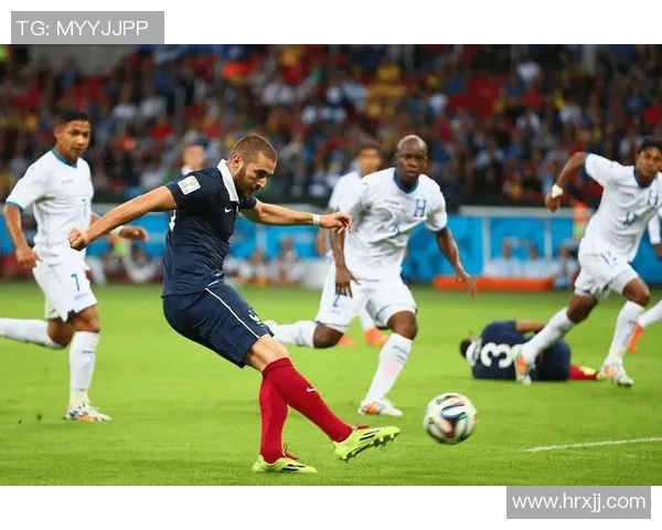 足球明星精彩瞬间汇聚50张照片展现他们的风采与激情 足球明星精彩瞬间汇聚50张照片展现他们的风采与激情