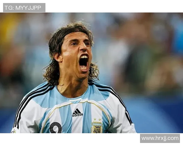 姓里足球明星的精彩表现与成就盘点